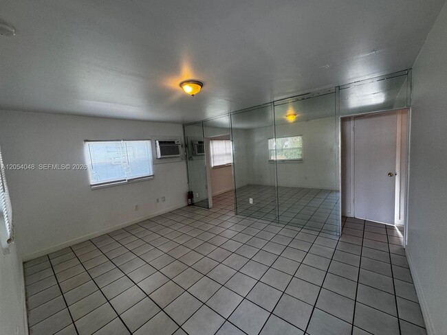 Foto del edificio - 1354 SW 26th Ave