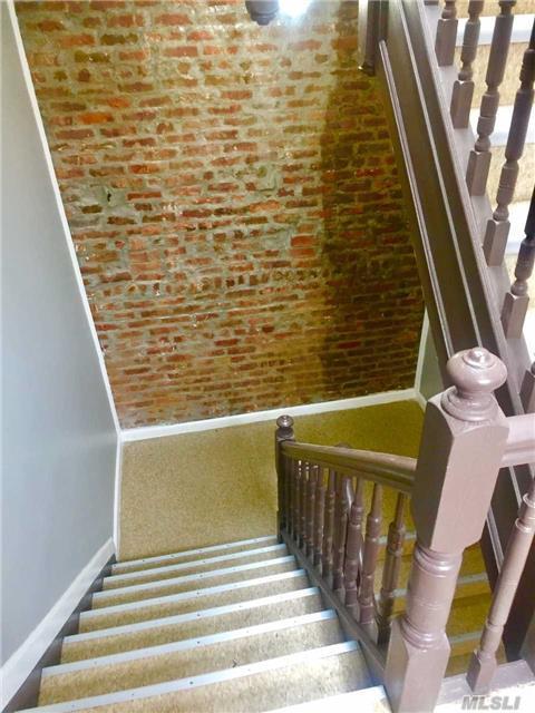 Foto del edificio - 66-30 64th St