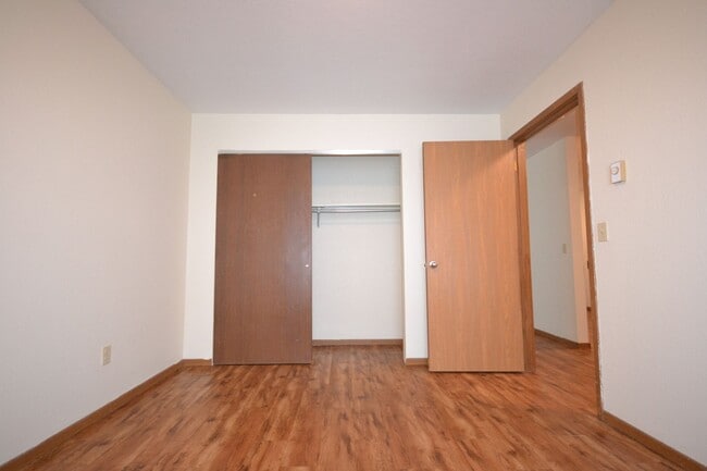 Building Photo - Marshfield Apartments