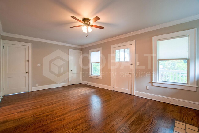 Foto del edificio - 499 Winton Terrace NE