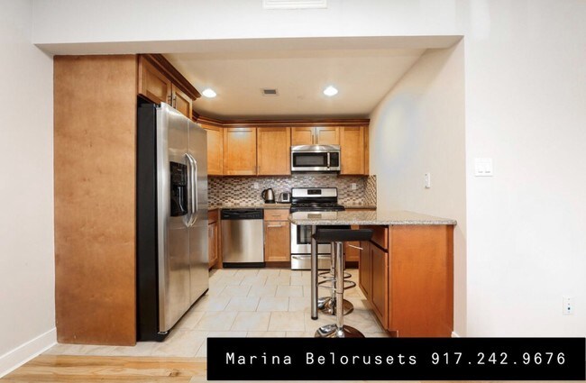 Building Photo - 3165 Emmons Ave