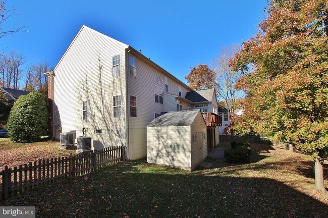 Building Photo - 15417 Duckling Pl