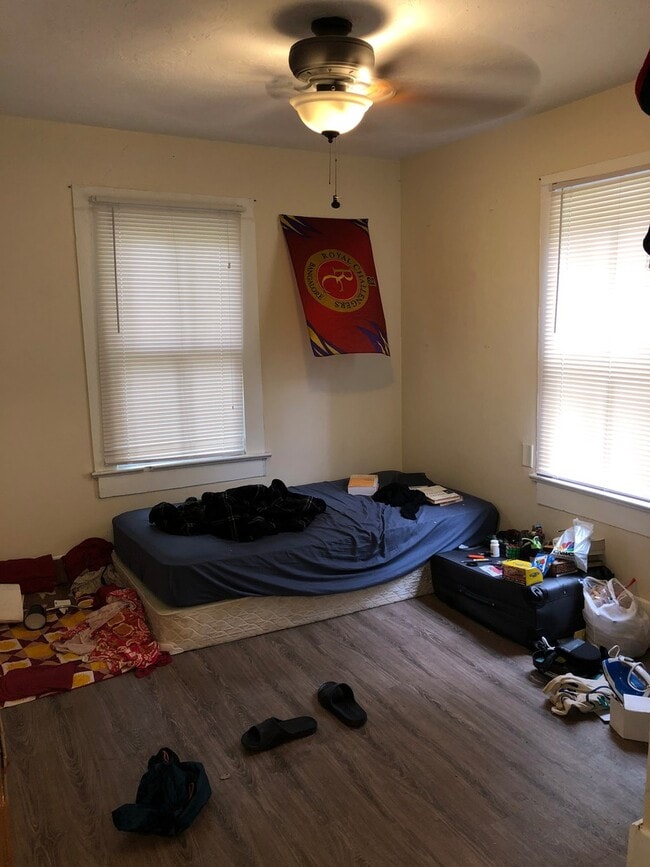 Photo - Large 4 Bedroom, 2 Bathroom House