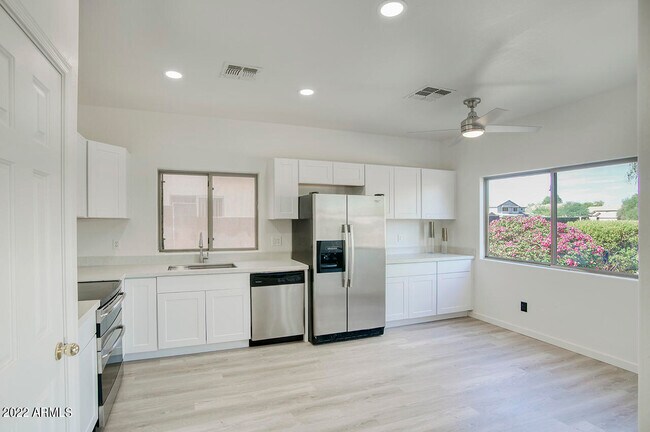 Foto del edificio - 1704 S 79th Glen