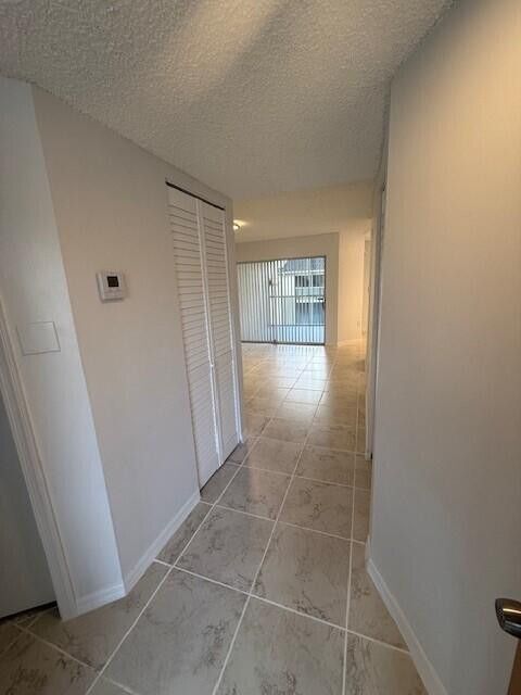 Foto del edificio - 2204 Glenmoor Dr