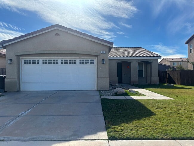 Building Photo - Beautiful 4 Bed / 2 Bath Home for Rent – El Centro