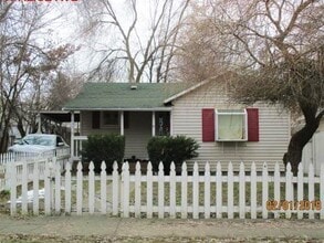 Building Photo - 627 W Alice Ave