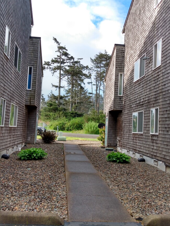 Building Photo - Newport North and South Apartments