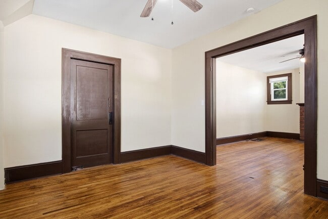 Building Photo - Recently Renovated 3 Bedroom Craftsman – Pet Friendly!