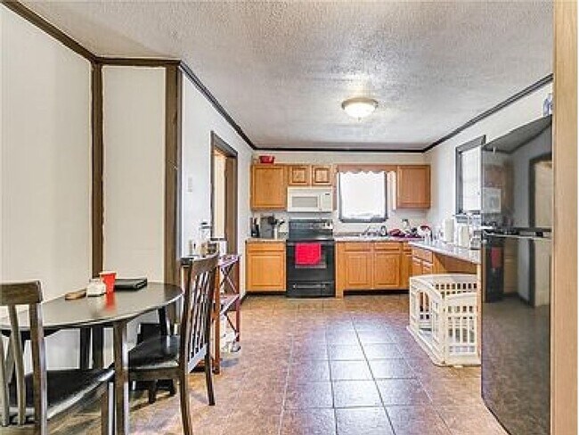 Building Photo - Cute 3Bed/1 BTH Home Minutes from I-240