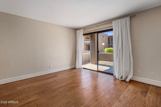 Building Photo - 3825 E Camelback Rd