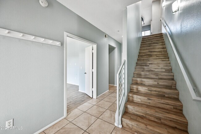 Foto del edificio - 6745 N 93RD Ave
