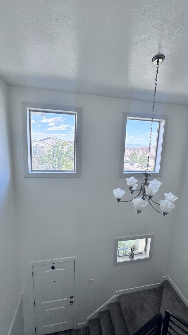 Building Photo - 5213 W Fortrose Dr