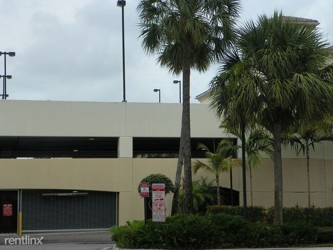 Building Photo - 1 Renaissance Way