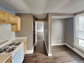 Building Photo - 1528 Neil Ave