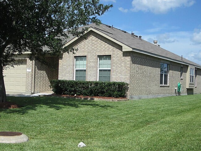 Building Photo - 122 Brazos Gardens Dr