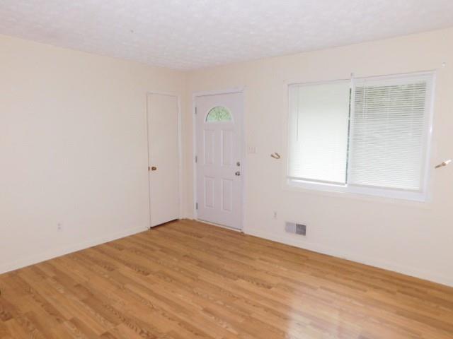 Building Photo - 703 Robin Ct