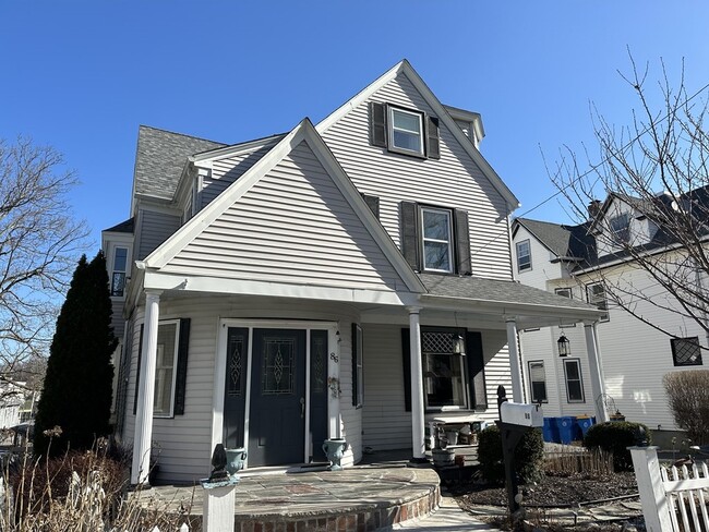 Building Photo - 86 Sagamore Ave