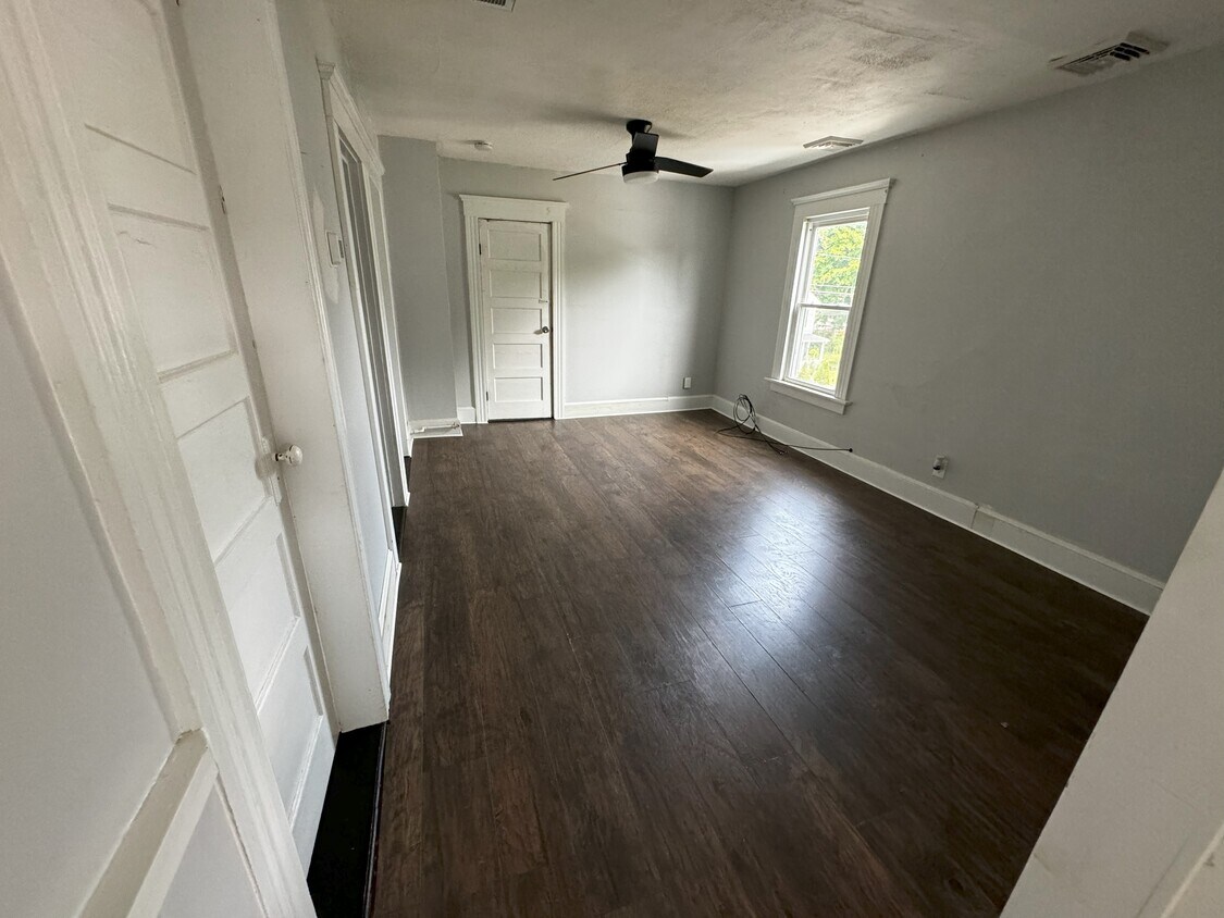 Primary Photo - 48 Brightwood Ave