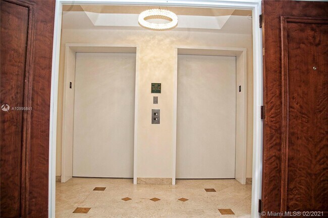 Building Photo - 3200 N Ocean Blvd