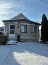 Building Photo - 2721 Woodbridge Ave