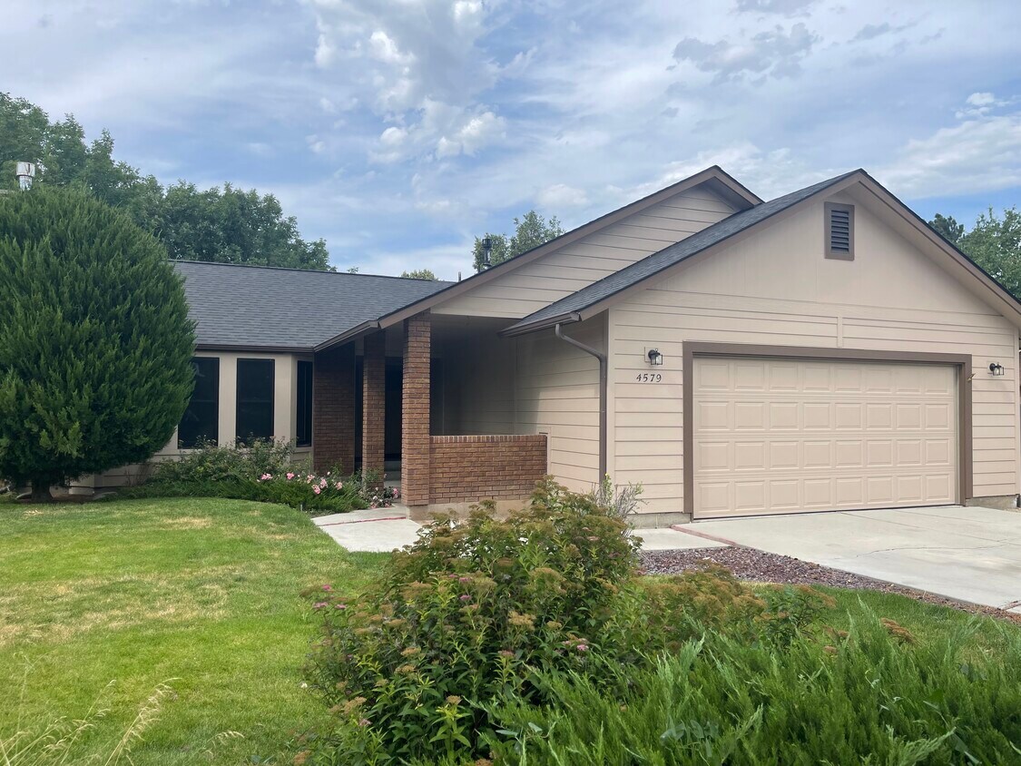 Foto principal - 4579 N Wisteria Pl