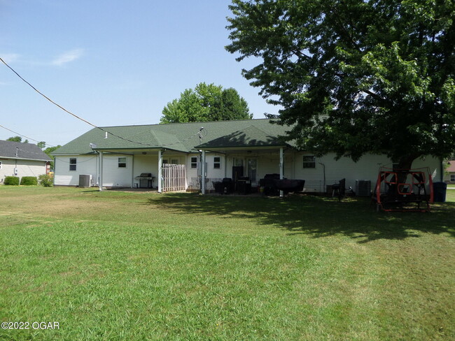 Building Photo - 1162 Sunrise Dr