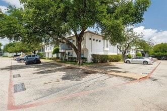 Building Photo - 12888 Montfort Dr