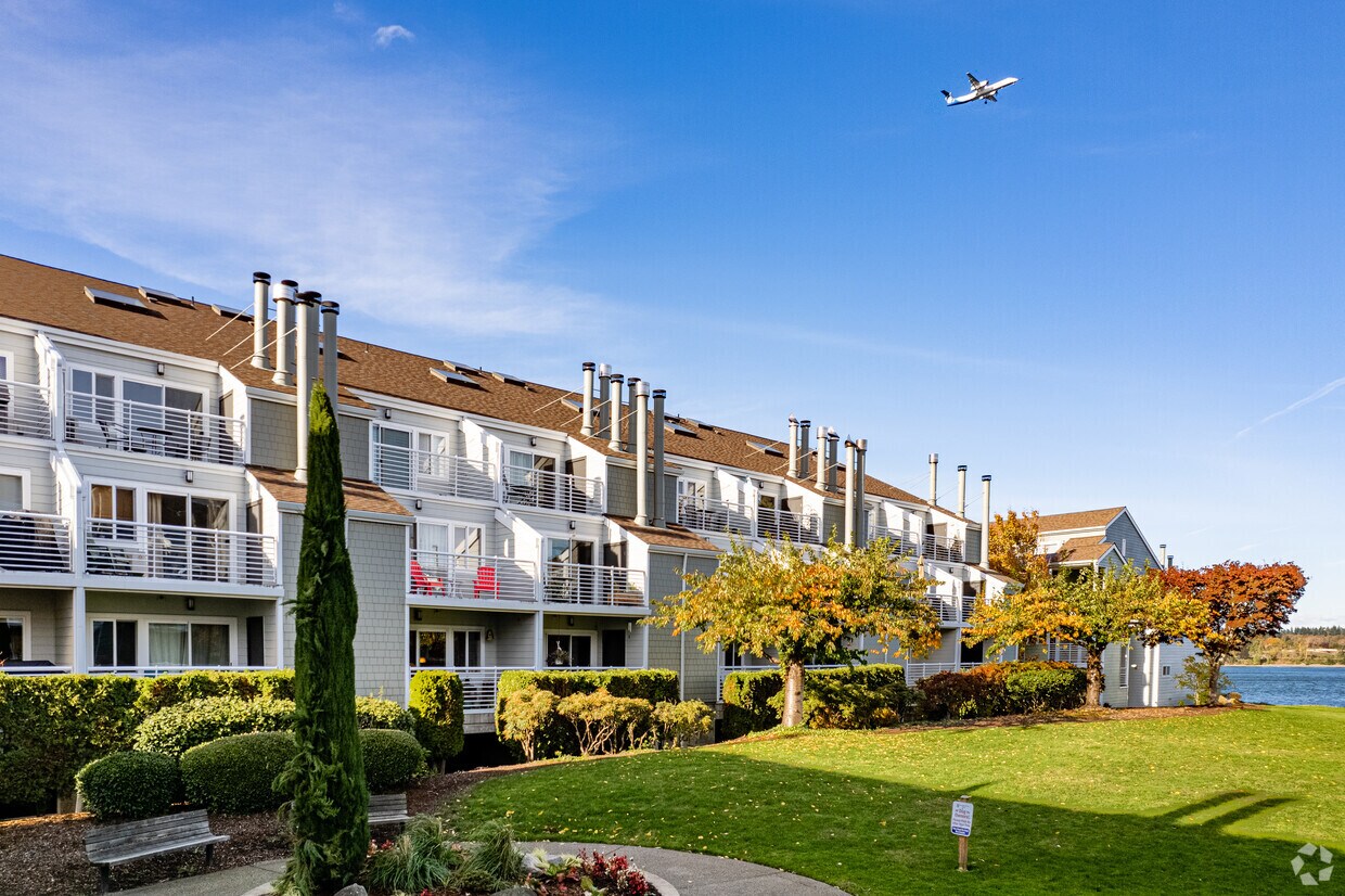 Columbia Point West Apartments in Portland, OR