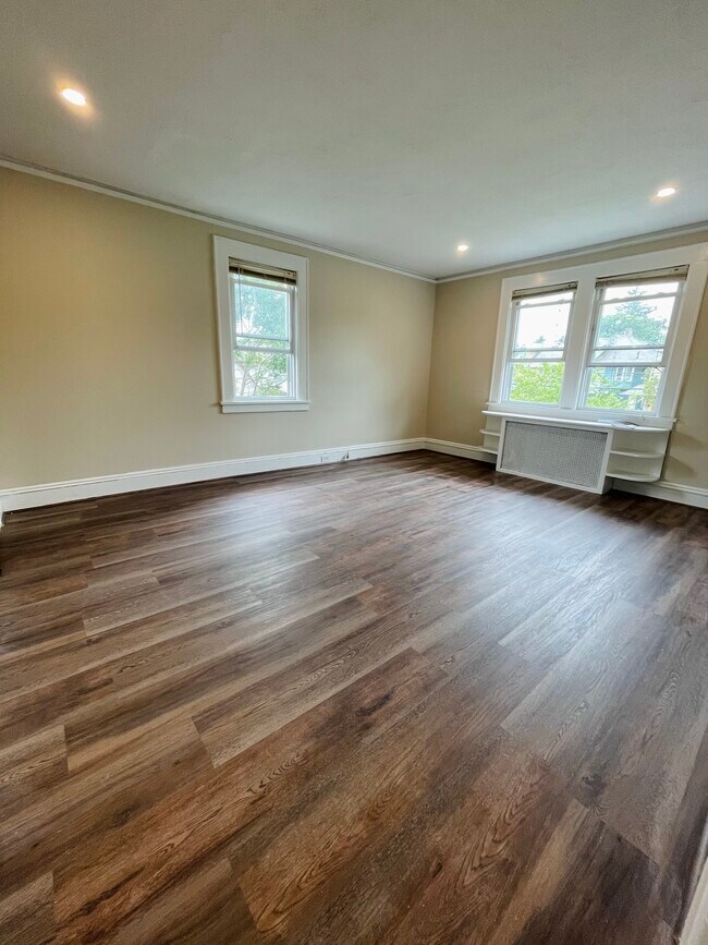 Foto del edificio - 52 Stephenson Blvd