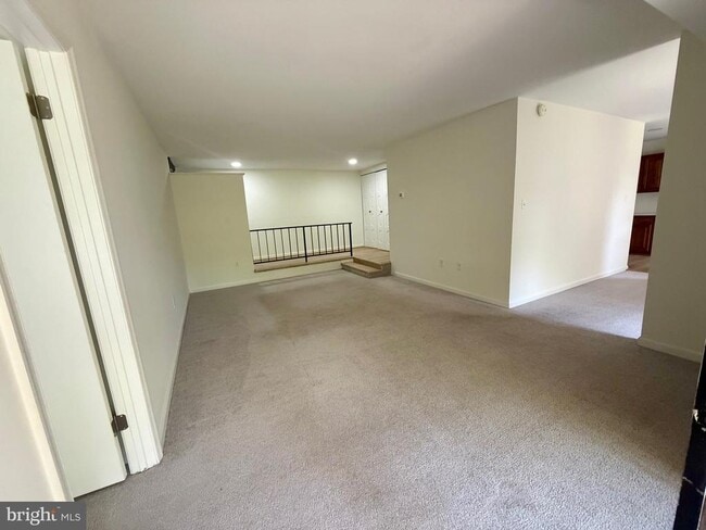 Building Photo - 15 Silverwood Cir