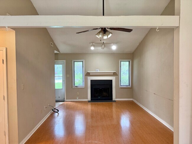 Foto del edificio - 1508 Princeton Ln