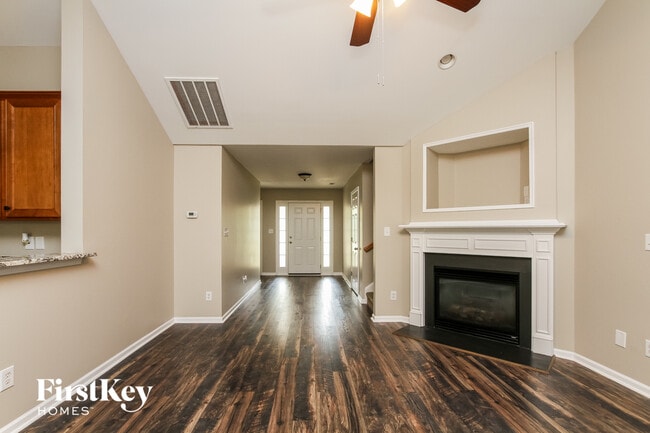 Building Photo - 1918 Sugarbush Dr