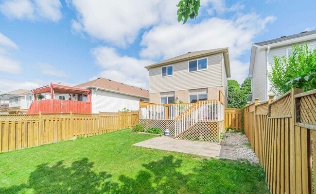 Building Photo - 113 Copeman Cres