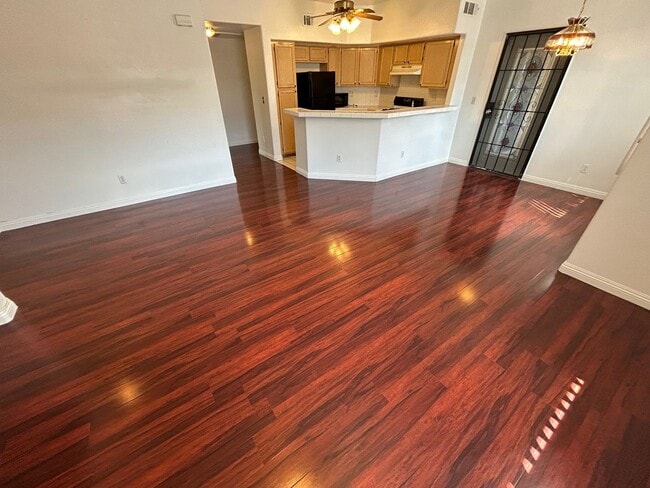 Building Photo - Charming condo in desirable West Las Vegas location