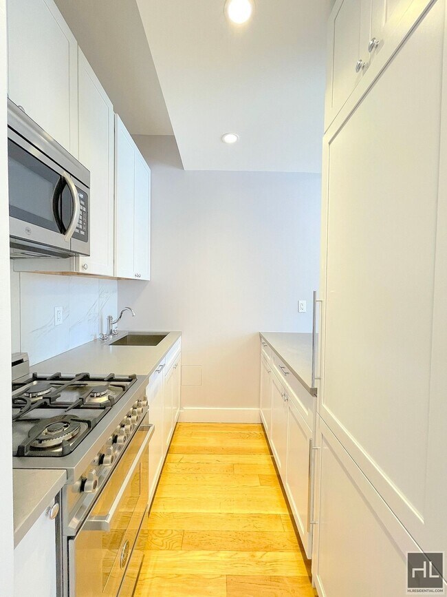 Foto del edificio - 252 W 76th St
