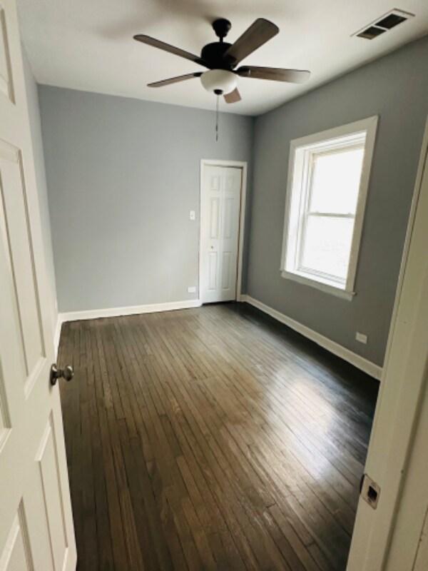 Foto del edificio - 8841 S Muskegon Ave