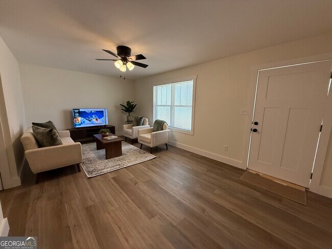 Foto del edificio - 1020 College Ave