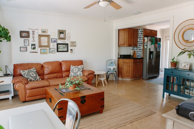 Living - 247 Malverne Rd