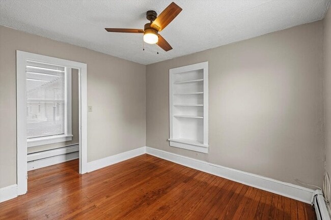 Building Photo - 329 E Union St