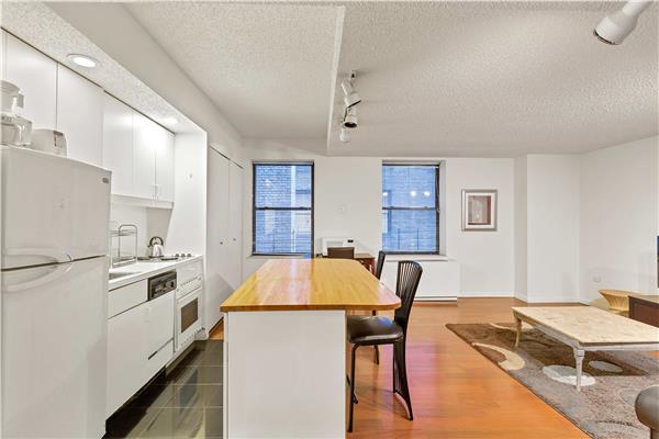Foto del edificio - 150 W 51st St