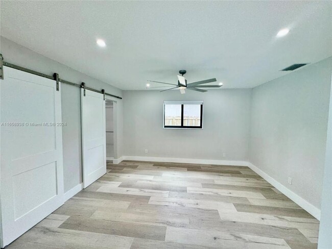 Foto del edificio - 3 bedroom in Hollywood FL 33020