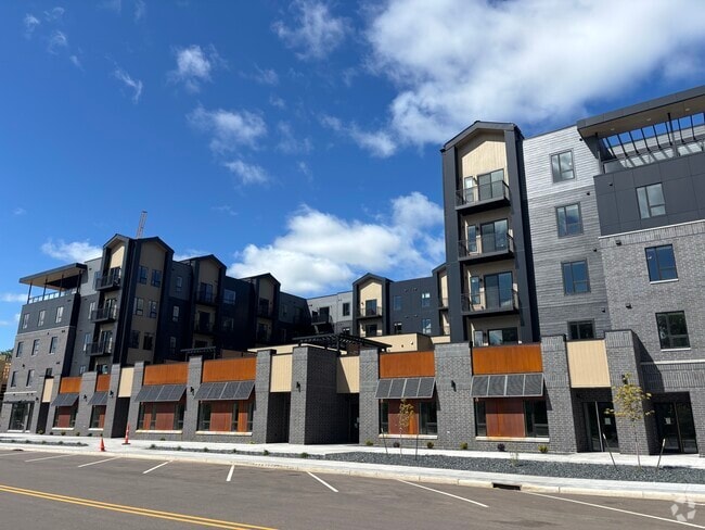Building Photo - Cannery Square North