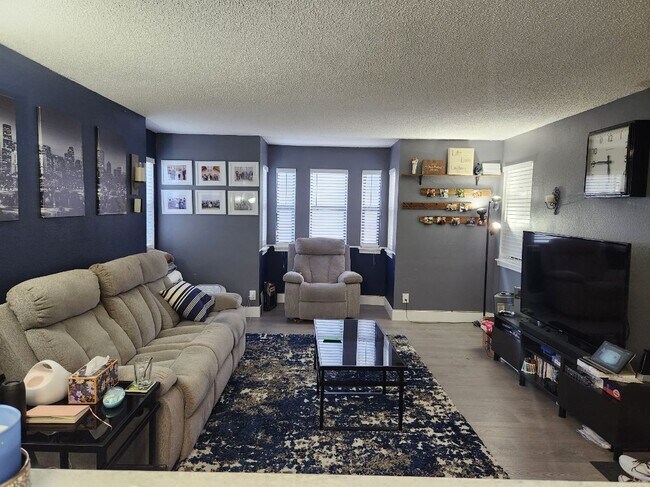 Foto del edificio - 8771 Dawson St