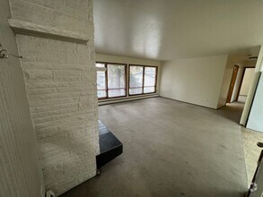 Building Photo - 1319 Turpin St