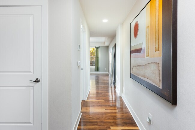 Pisos de madera - 2240 N Clay St