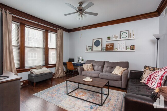 Foto del edificio - 3516 N Lakewood Ave