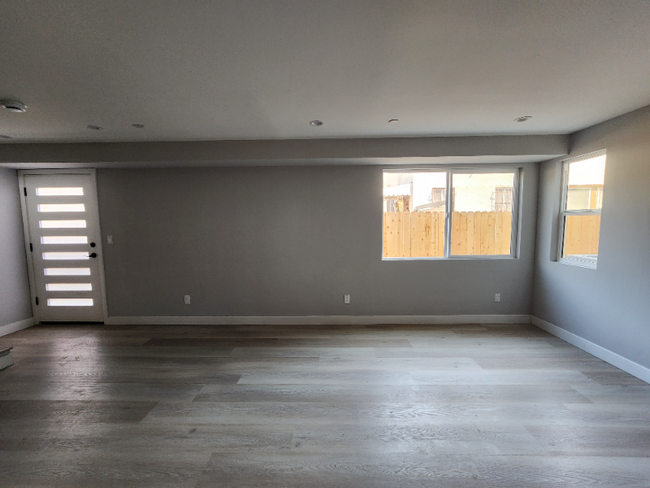 Foto del edificio - 2223 S Highland Ave