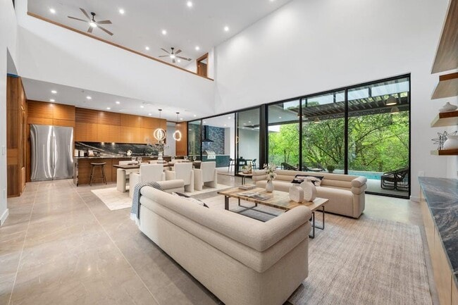 Foto del edificio - 3415 Rosefinch Trail