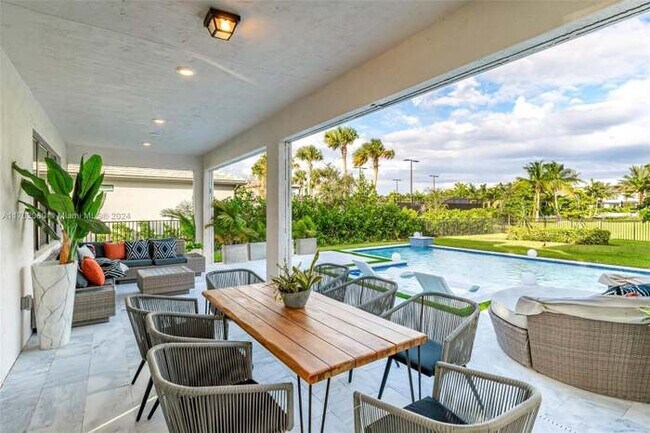 Foto del edificio - 4470 Gramercy Dr